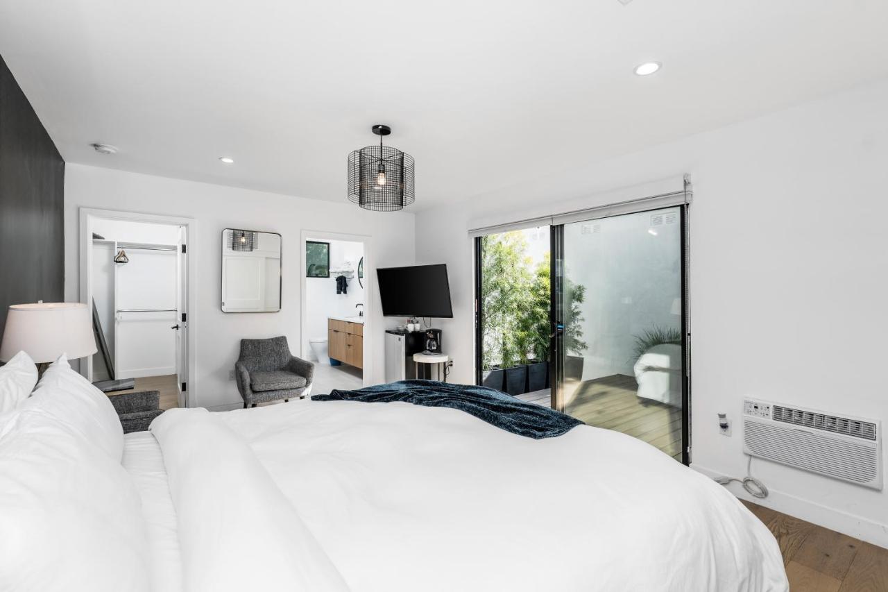 Modern Guest Room Лос Анджелис Екстериор снимка
